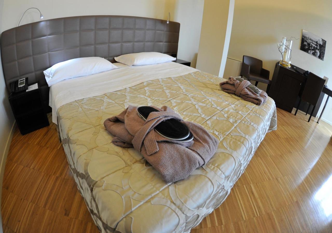 Ekk Hotel Citta Sant'Angelo Eksteriør bilde